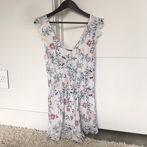 Floral KENDALL & KYLIE romper